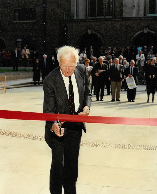 Robert Hinde cutting the ribbon at the opening ceremony